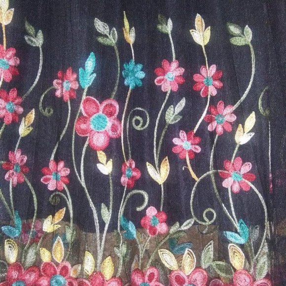 Studio West Apparel size Medium Netted Skirt - Picture 3 of 5